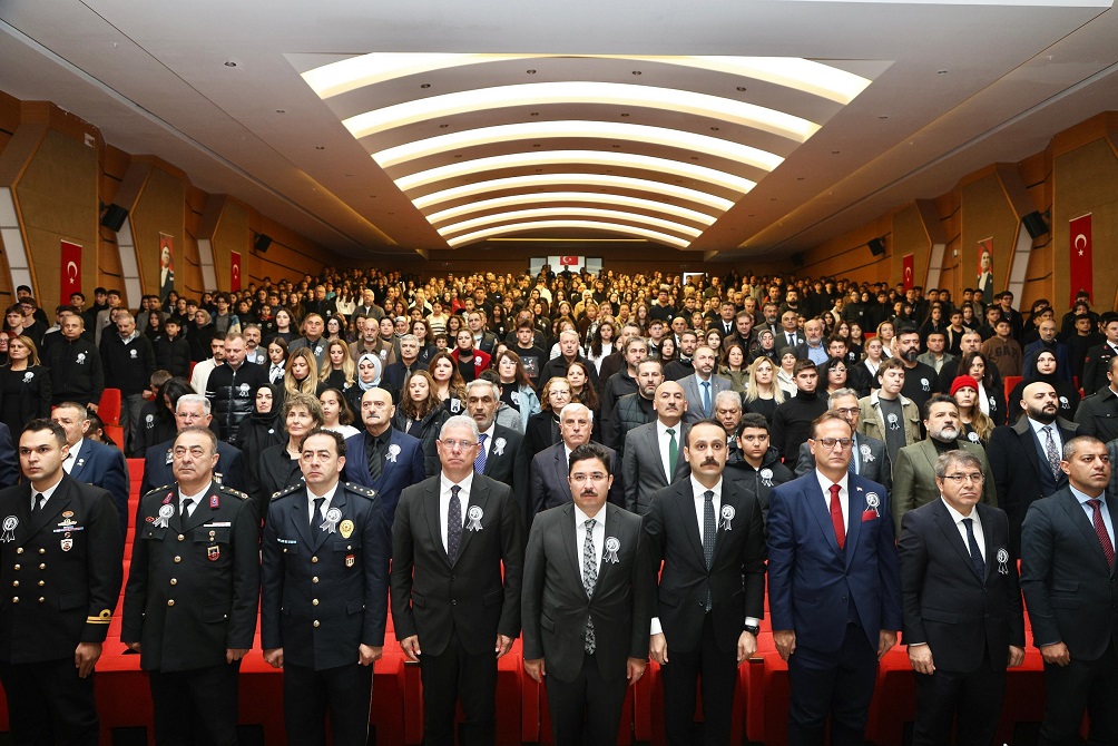 Sayın Kaymkamımız Ayhan TERZİ, 10 Kasım Atatürk'ü Anma Programına Katıldı.